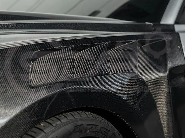 *IMPERFECTION / DISCOUNTED* 2018-2023 FORD MUSTANG S550 | GTD STYLE CARBON FIBER FRONT SIDE VENTED FENDERS