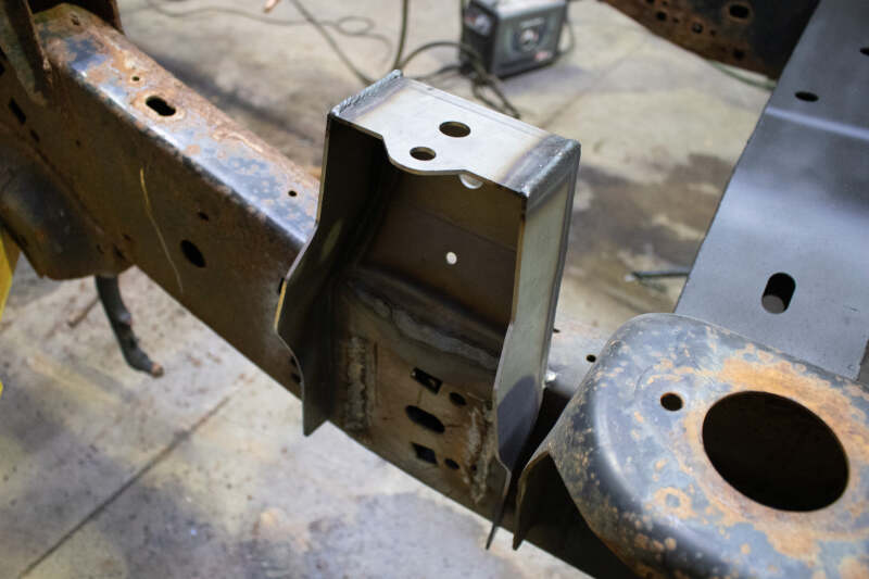 Rustbuster Forward Bed Mount