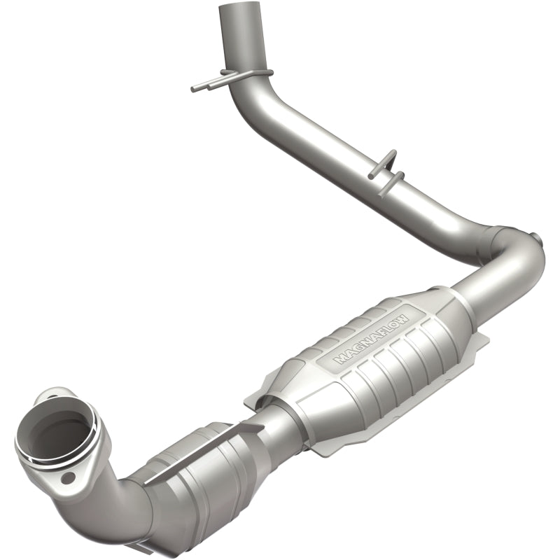MagnaFlow Direct Fit Catalytic Converter 98 Ford Expedition 5.4L