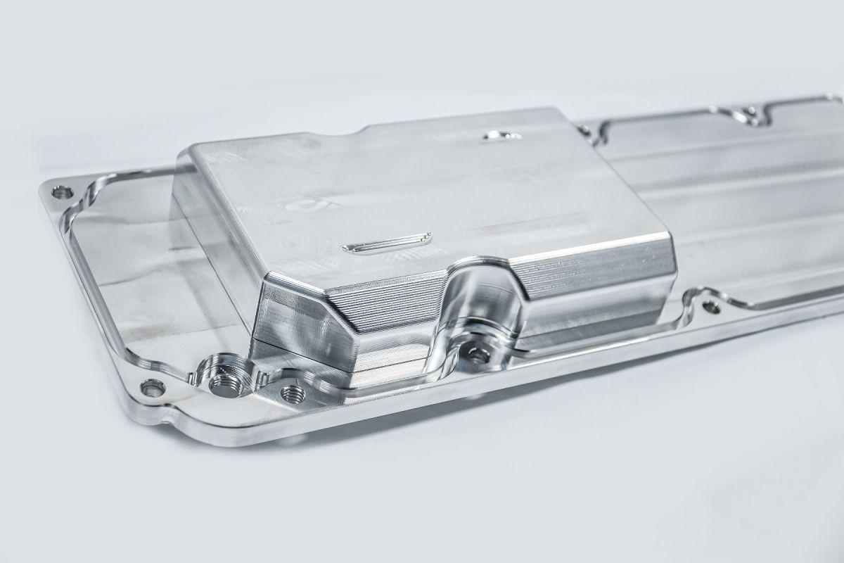 C8 LT2 BAFFLED BILLET VALLEY COVER